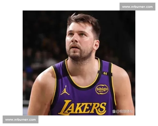 东契奇 31+9 空砍遭绝杀!湖人 DPOY 完爆小里,中锋伤退添阴霾 东契奇 31+9 空砍遭绝杀!湖人 DPOY 完爆小里,中锋伤退添阴霾